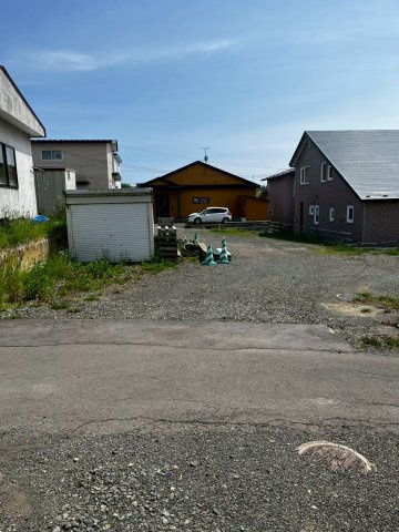 【建築条件なし】春採2丁目　高台の売り土地の外観|道路には二方接しています