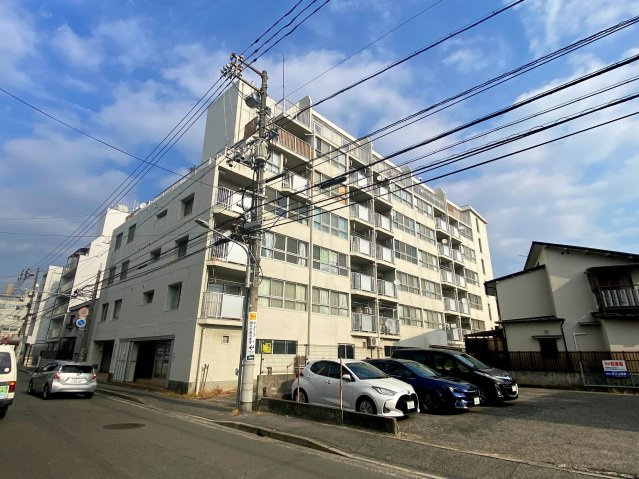 ダイヤコーポ東雲の外観|落ち着いた雰囲気の外観です