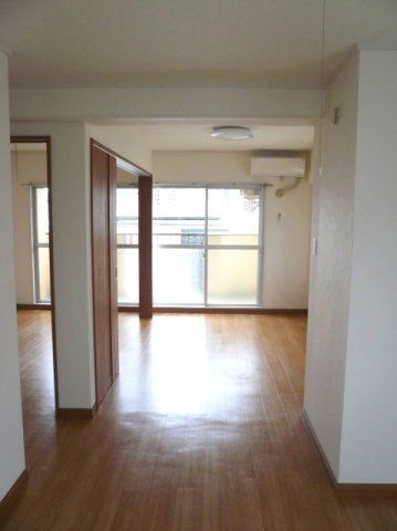 北野ビルの居間・リビング