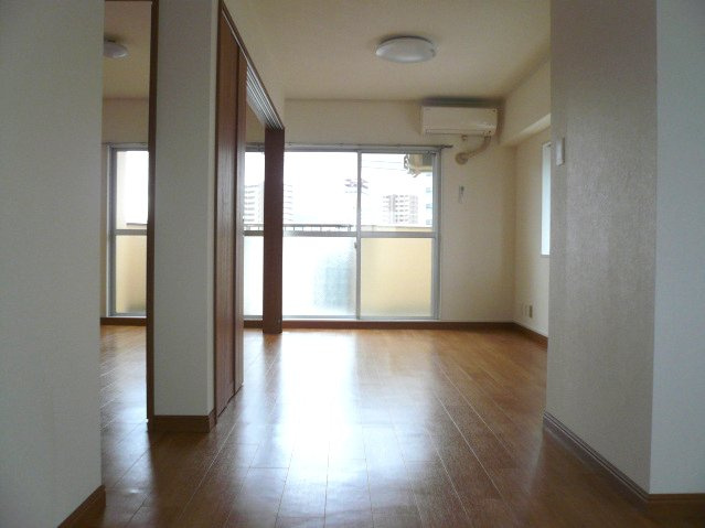 北野ビルの居間・リビング