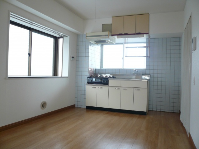 北野ビルの居間・リビング