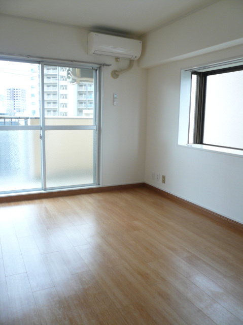 北野ビルの居間・リビング