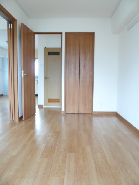 北野ビルの居間・リビング