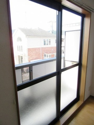 【バルコニー】 | ラルジュ・レオン１Ｋ | 落ち着いた時間を過ごせるバルコニーです