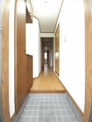 【玄関】 | エスポワール２１ | 収納もある玄関です