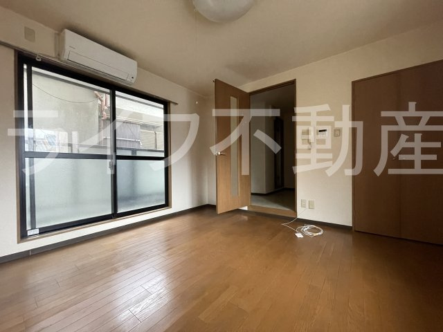 YNハウスの居間・リビング|こちらのリビングで趣味の時間をお楽しみください