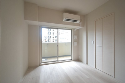 【洋室】 | La Douceur玉造 | 明るい洋室です