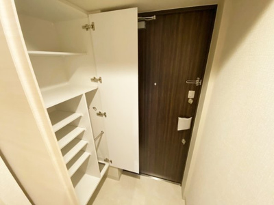 【玄関】 | La Douceur玉造 | 玄関です