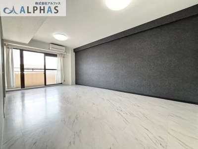 【居間・リビング】 | ダイアパレス西明石 | リビングが南西向きの為、毎日明るく過ごせます♪