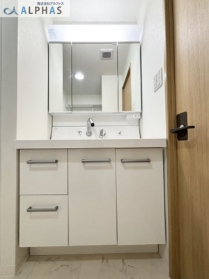 【独立洗面台】 | ダイアパレス西明石 | 清潔感溢れるスタイリッシュなデザインの化粧洗面台♪