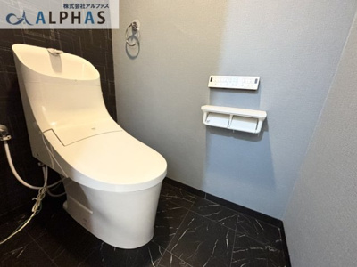 【トイレ】 | ダイアパレス西明石 | 落ち着いた空間にある洗浄便座付きトイレ♪