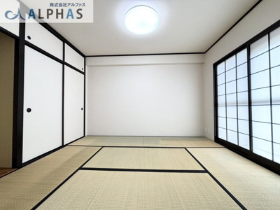 【和室】 | ダイアパレス西明石 | バルコニーから光が差し込み明るい雰囲気に♪