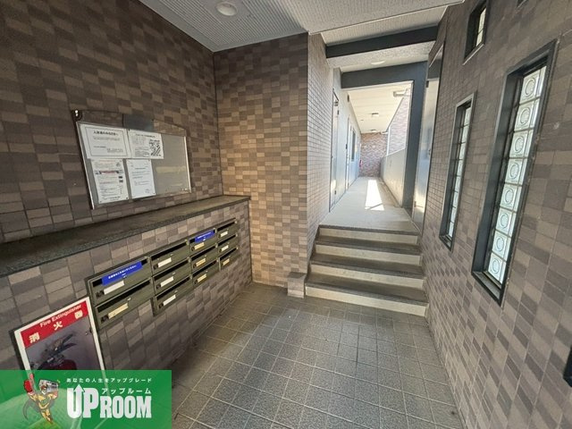 レジデンス味美のエントランス