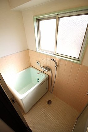 さつきマンションの浴室