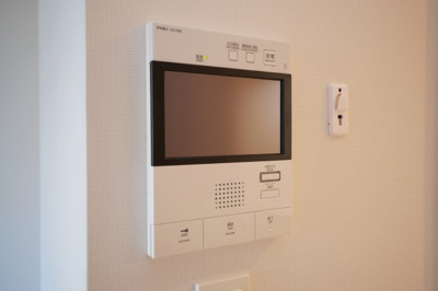 【セキュリティ】 | カーサレグラス城東セントラル | モニター付きインターホンです