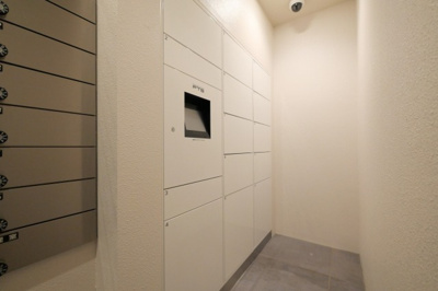 【その他共用部分】 | カーサレグラス城東セントラル | 宅配ボックスです