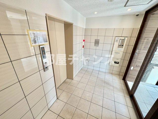 名古屋市中川区山王３丁目の賃貸マンションのロビー