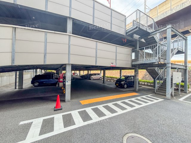 エバーライフネアシティ久留米壱番館の駐車場|駐車スペースもあります☆