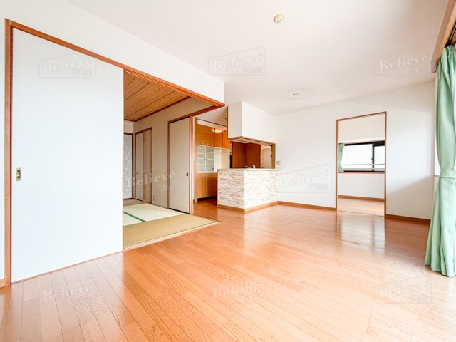 エバーライフネアシティ久留米壱番館の居間・リビング|広いリビング★