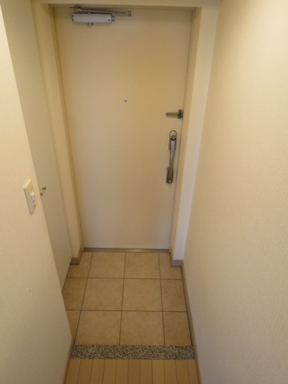 【玄関】エスライズ新神戸 