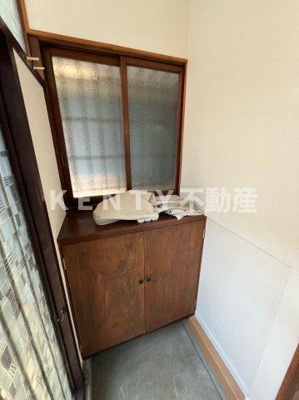 【玄関】 | 西六郷3丁目戸建て | シンプルで使いやすい玄関です