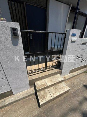 【エントランス】 | 西六郷3丁目戸建て | ゆとりのあるエントランスです