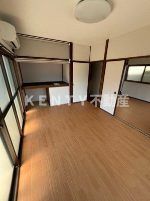 【居間・リビング】 | 西六郷3丁目戸建て | こちらのリビングで趣味の時間をお楽しみください