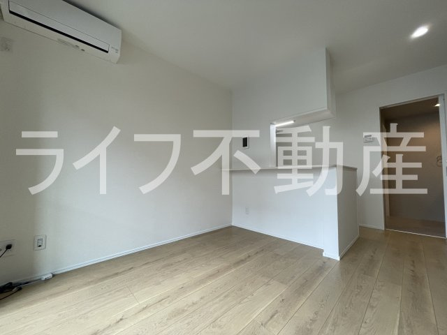 CRASTINE岩田町5丁目の居間・リビング|物件の内装です