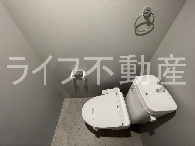 CRASTINE岩田町5丁目のトイレ|落ち着いたトイレです