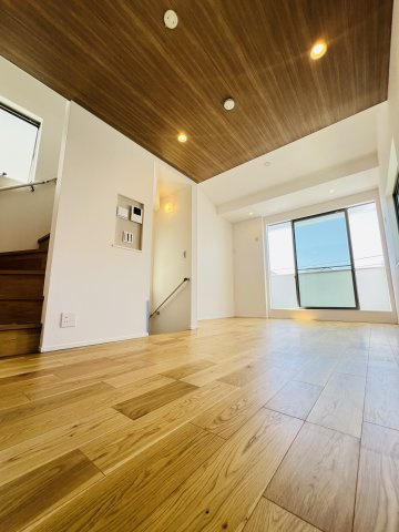 Sky Deck House 湘南七里ガ浜の居間・リビング