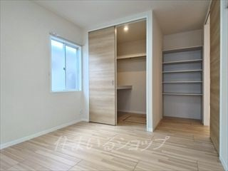 広島市安佐北区可部南１丁目のアパートの寝室