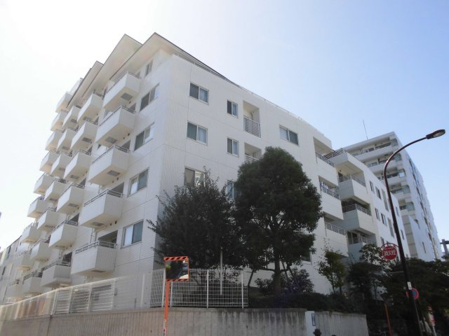 APAガーデンズ新宿戸山公園の外観