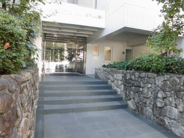 APAガーデンズ新宿戸山公園のエントランス