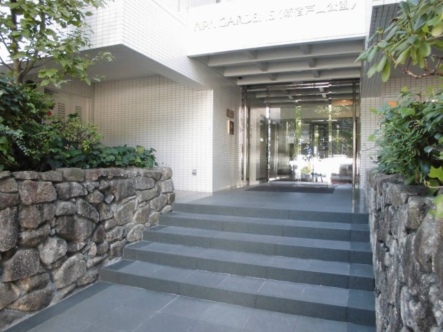 APAガーデンズ新宿戸山公園のエントランス