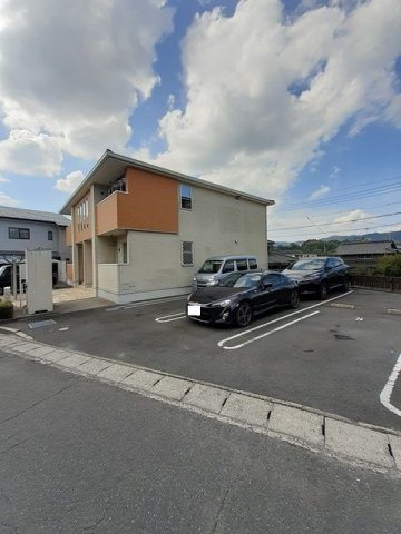 パストラル　デンエンの駐車場