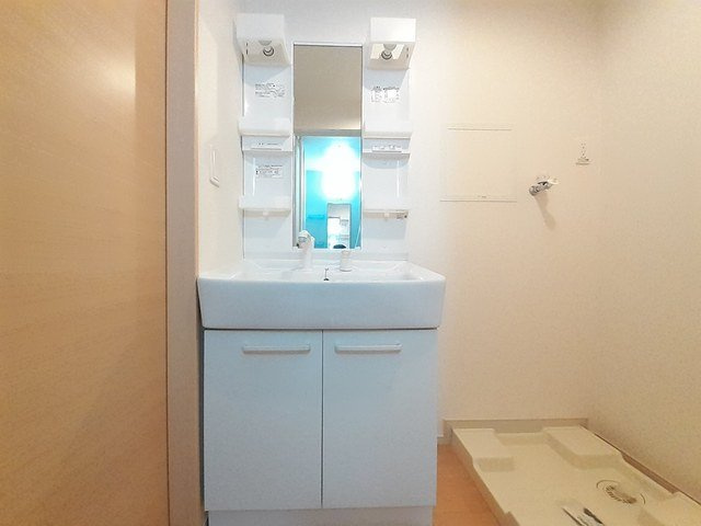 サニーⅠの洗面所|スペースが確保できる洗面所です