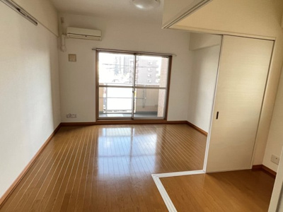 【居間・リビング】 | ロイヤルシャトー大須