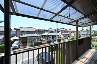 【バルコニー】 | 邑楽郡大泉町朝日　中古住宅 | 広々としたワイドバルコニーは日当たりがよく洗濯物がよく乾きます♪