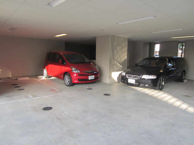 【駐車場】