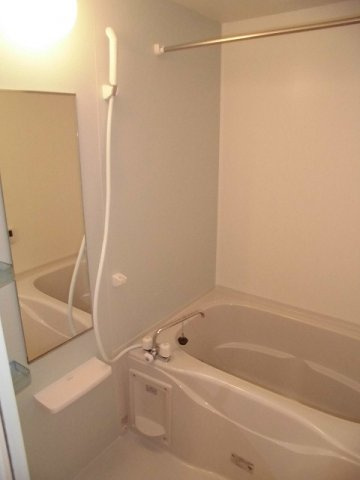 パパグラッチェ　Ｂの浴室|日々の疲れを癒すお風呂付です