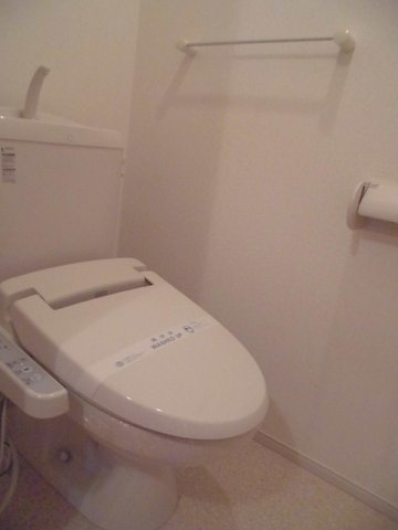 パパグラッチェ　Ｂのトイレ|落ち着いた色調のトイレです