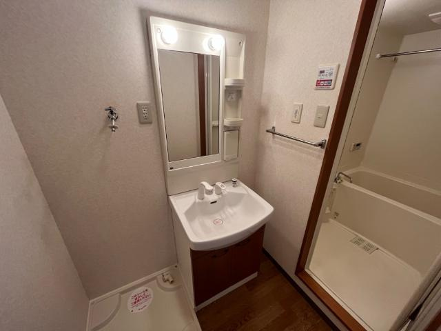 Royal Maisonの洗面所|洗髪洗面化粧台