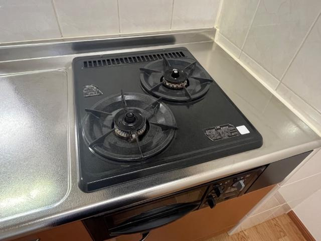 Royal Maisonのキッチン|2口ガスコンロタスグリル