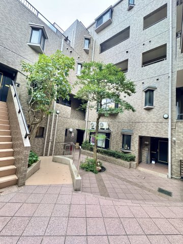 ディアレスト四ツ池の中庭