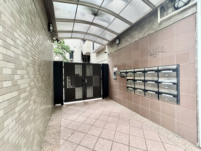 ディアレスト四ツ池のエントランス