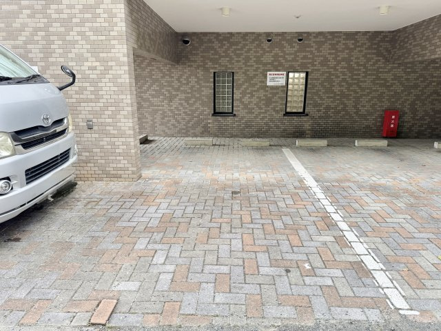 ディアレスト四ツ池の駐車場