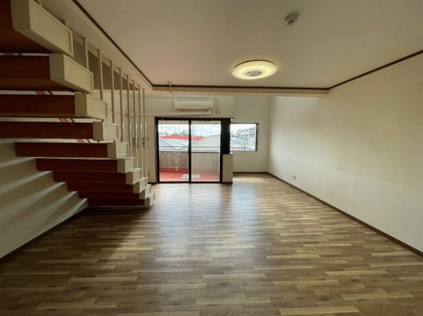 ディアレスト四ツ池の居間・リビング