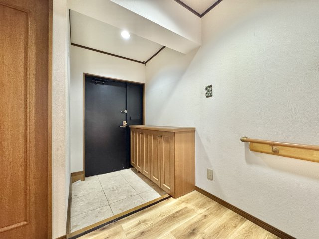 ディアレスト四ツ池の玄関