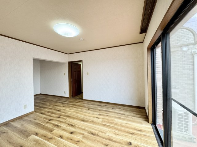 ディアレスト四ツ池の洋室