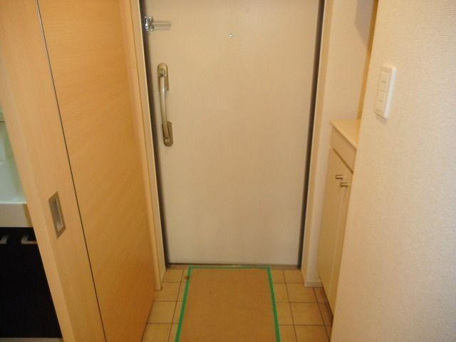 アベニール国立の玄関